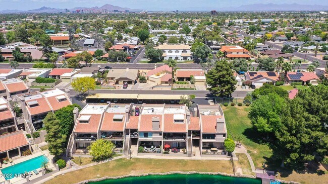 Building Photo - 1203 E Northshore Dr