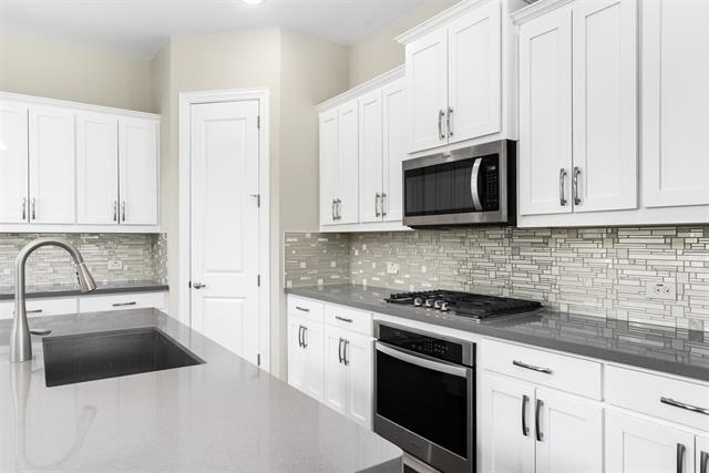Building Photo - 12261 Hesse Dr