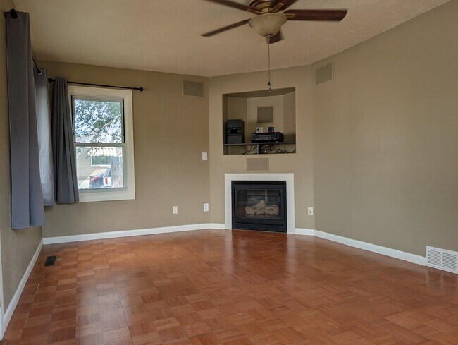 Building Photo - 1658 Childs Ave