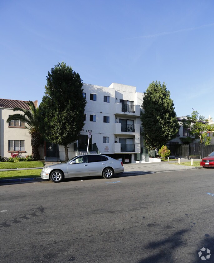 Building Photo - 2924 Leeward Ave