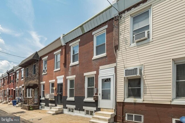 Building Photo - 2312 S Hutchinson St