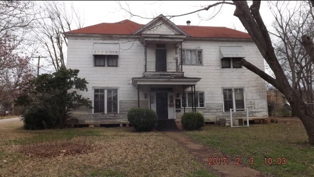 Foto principal - 904 S Magnolia St