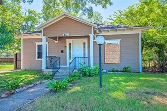 Building Photo - 4102 Robert L Parish Sr. Ave