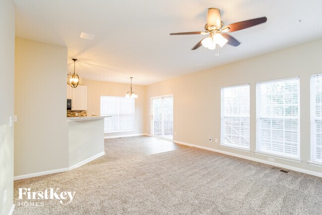 Building Photo - 4033 Cascade Dr