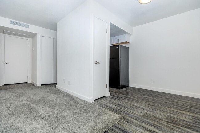 Interior Photo - Palisade Park Aparments