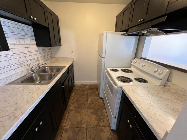Building Photo - 8520 Chef Menteur Hwy