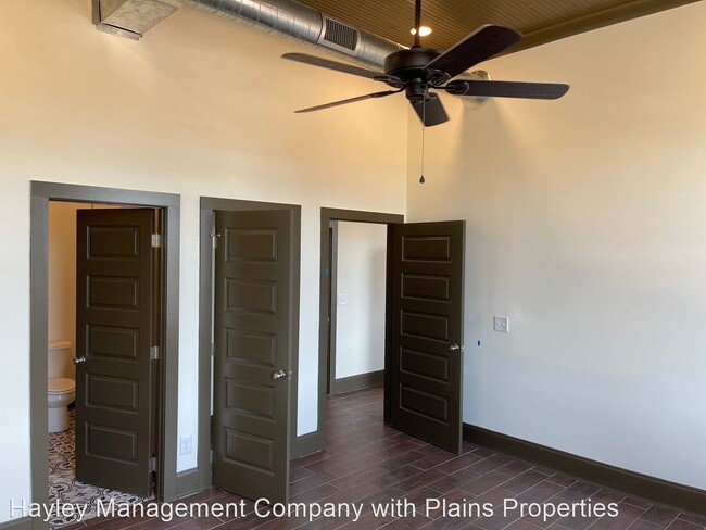 Building Photo - 2 br, 2 bath House - 903 Avenue A Suite 210