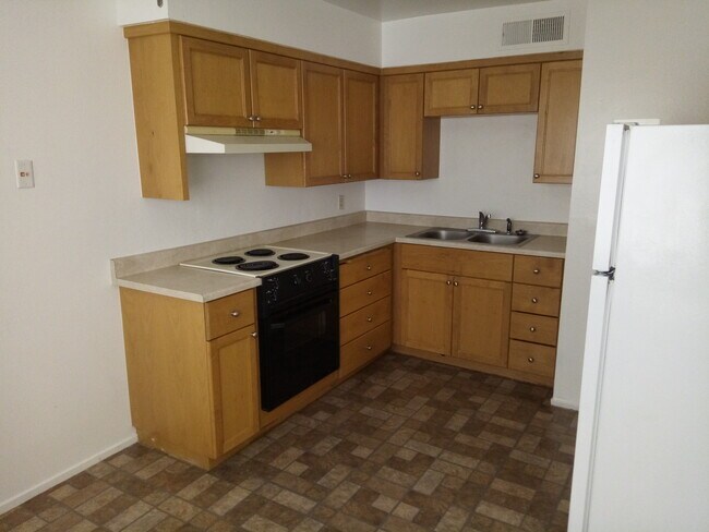 Foto del edificio - 3237 N Fowler Ave