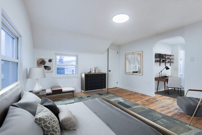 Building Photo - AVAILABLE JUNE 2026! - 2 Bedroom Suburban Vibes in the HEART of the City!!