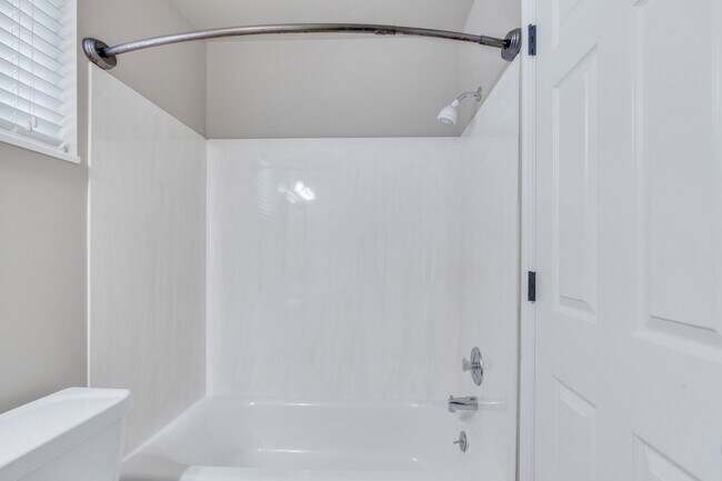 Building Photo - 3276 Sparrowhawk Cir