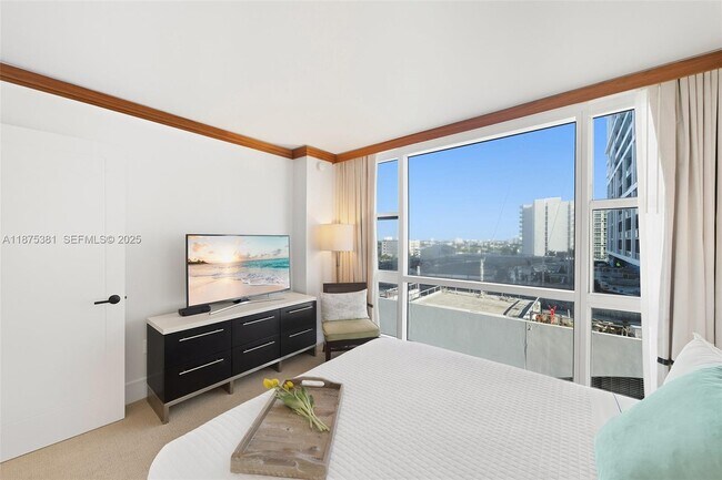 Foto del edificio - 6801 Collins Ave