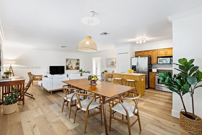 Building Photo - 65 Hendricks Isle