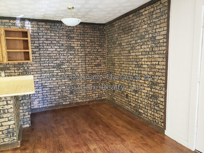 Building Photo - 1324 Hillcrest Ave