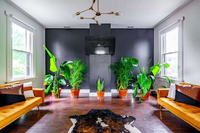 Building Photo - 241 W Water St