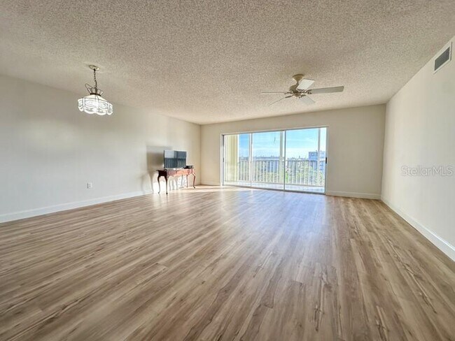 Foto del edificio - 3640 Ironwood Cir