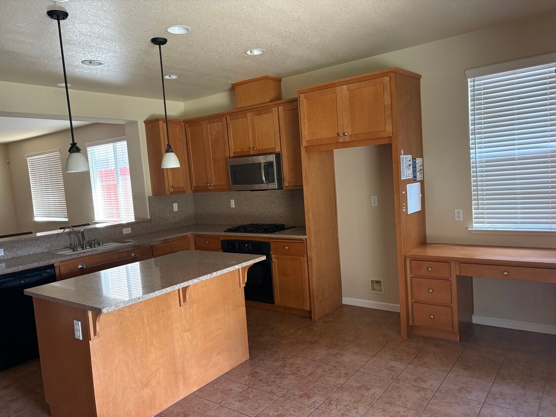 Foto principal - 1663 Antigua Ln