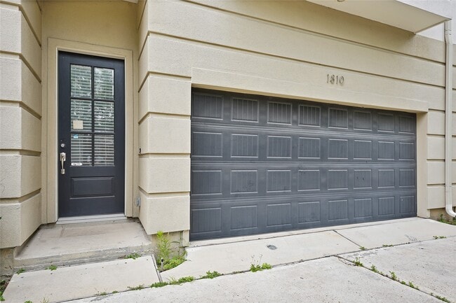 Foto del edificio - 1810 Thompson St