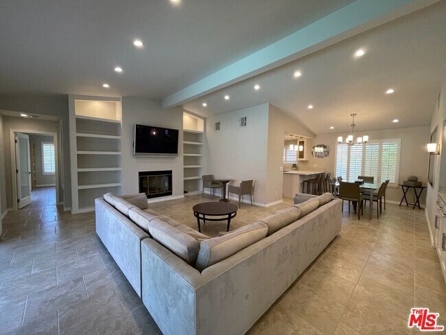 Building Photo - 64356 Doral Dr