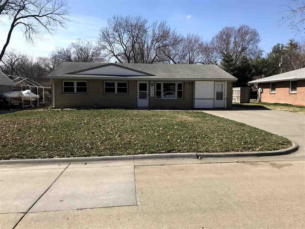 1717 Winne Dr, Manhattan, KS 66502 House Rental in Manhattan, KS