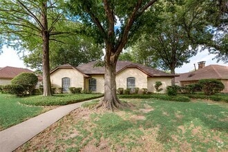 Building Photo - 2105 Pleasant Dr