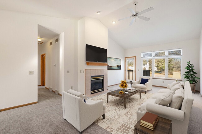 Foto del edificio - The Viroqua at Pine Ridge Townhomes