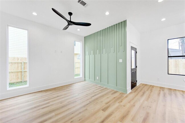 Foto del edificio - 518 Clinton St