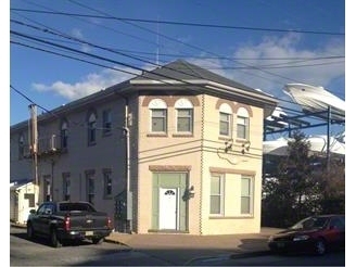 Primary Photo - 24 Bay Ave