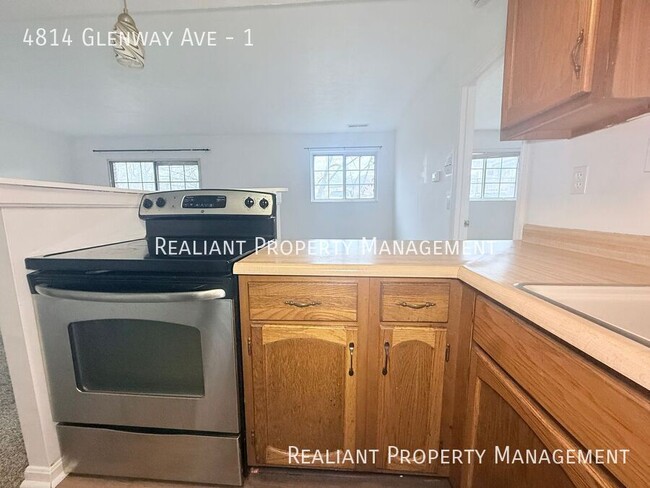 Foto del edificio - 4814 Glenway Ave