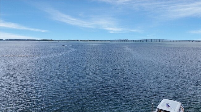 Building Photo - 801 Brickell Bay Dr Building Photo - 801 Brickell Bay Dr