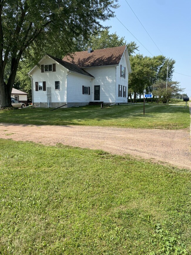 Building Photo - 9735 County Rd Bb