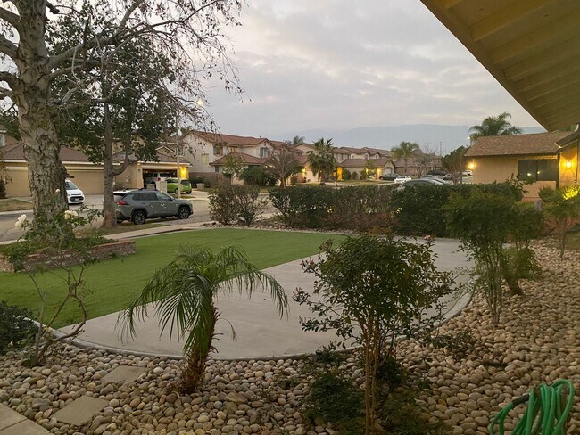 Foto del edificio - Single Story Upgraded Home in Fontana