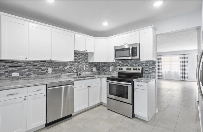 Building Photo - 2 Bed 2 Bath Condo for Rent in 55+ Peacefu...