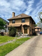 Building Photo - 411 9th St