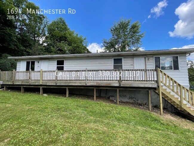 Building Photo - Two bedroom one bathroom duplex for rent