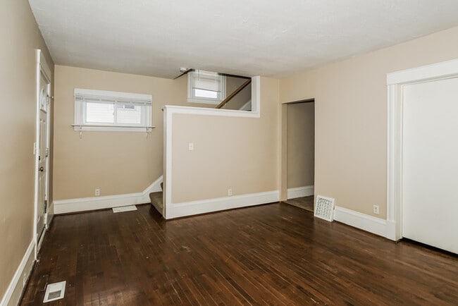 Building Photo - 4042 Clinton Ave