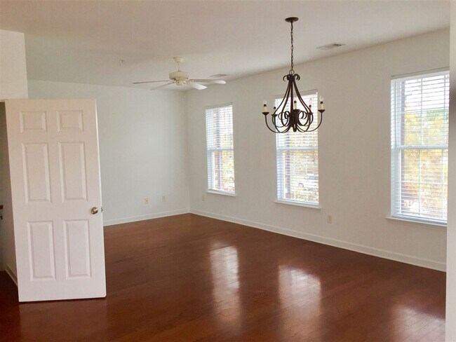 Building Photo - 2954 Yancey Way