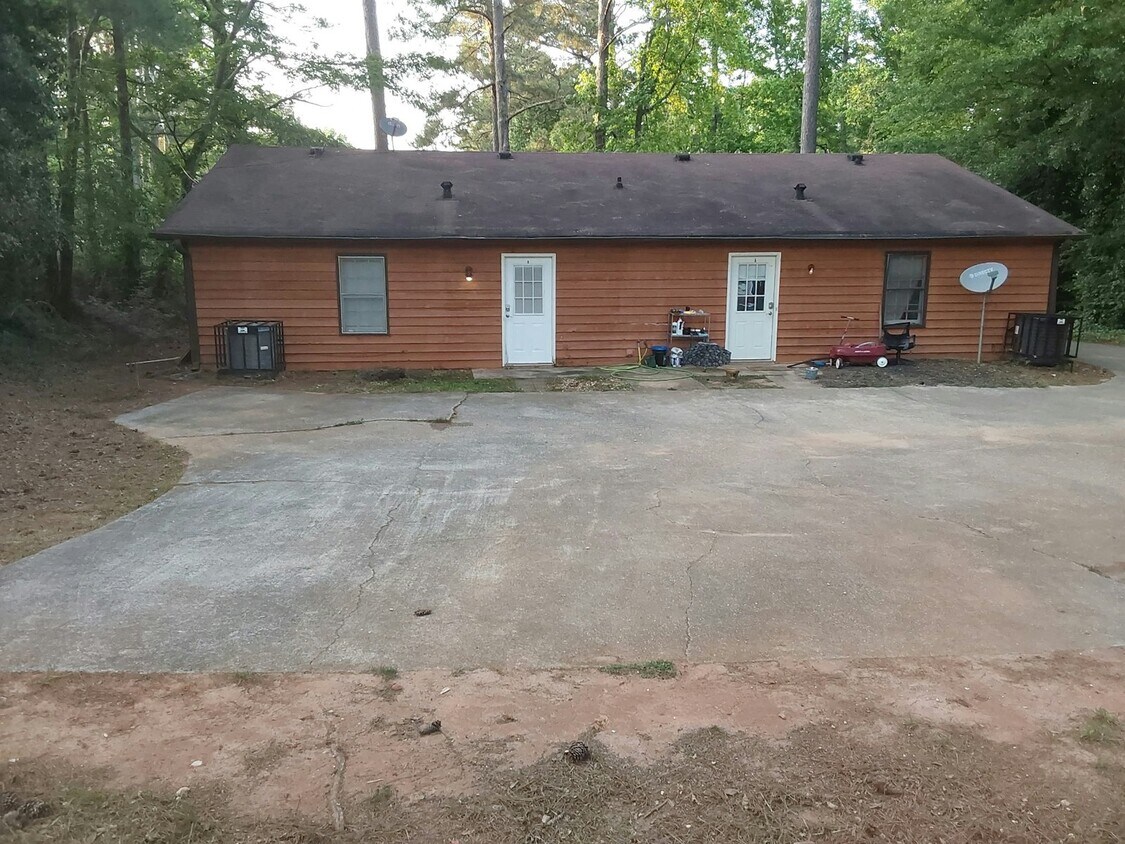 Building Photo - 9245 Cedar Ridge Dr NW