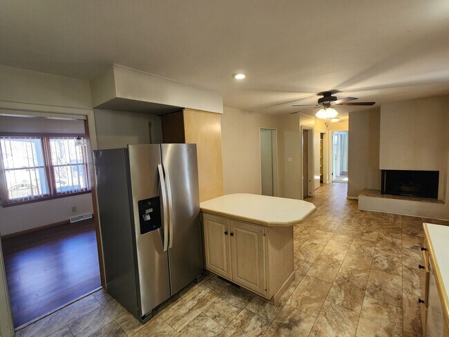 Foto del edificio - 3 Bedroom 2 Bath House in Rock Island