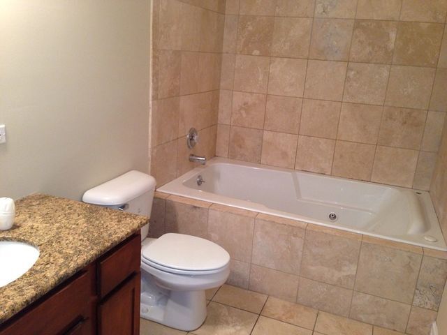 Building Photo - 4741 N Albany Ave