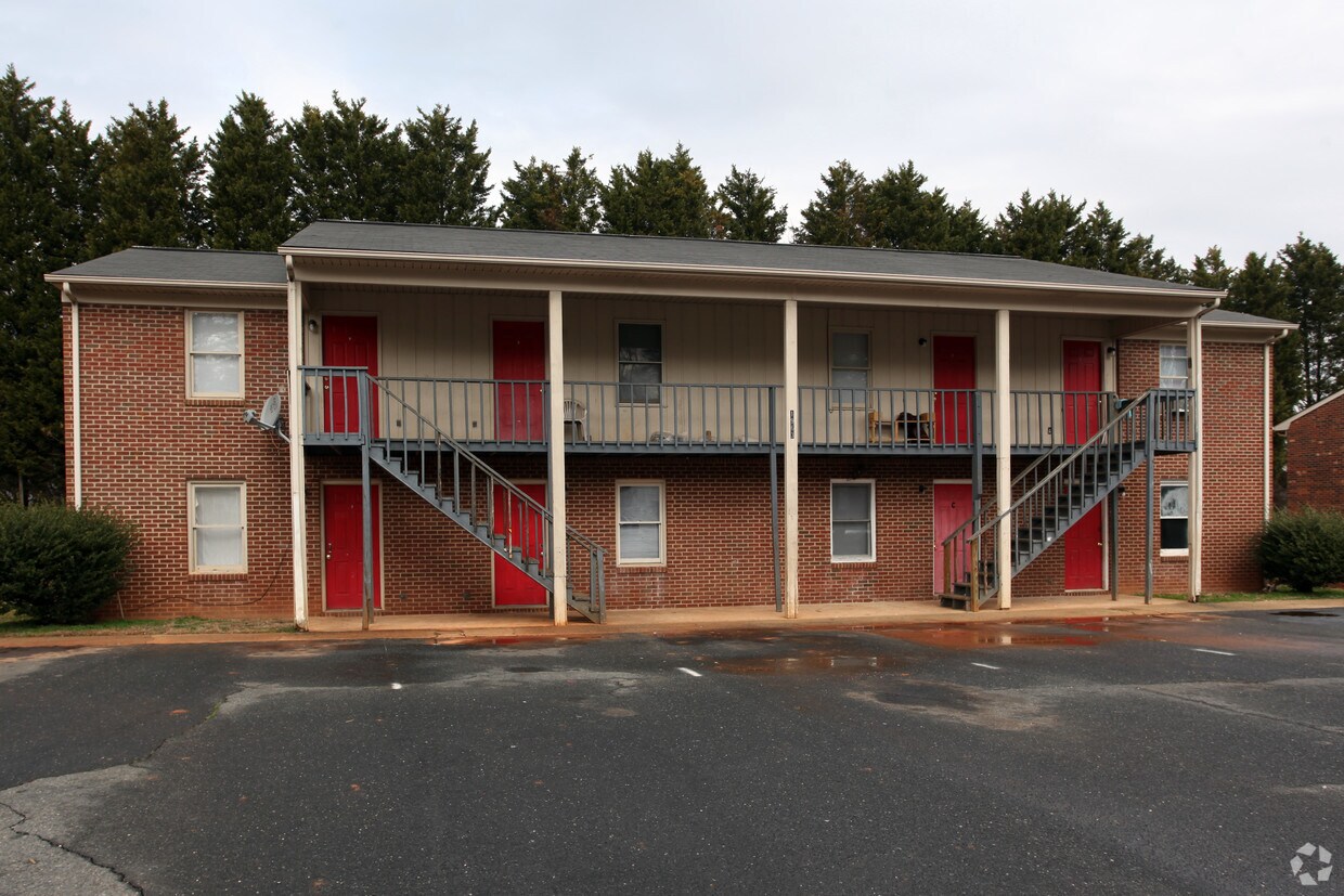 19631977 Lakeview Rd, Asheboro, NC 27203 Apartments Asheboro, NC