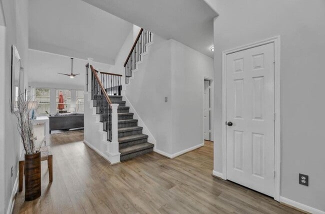 Building Photo - 11103 Canyon Brook Ct