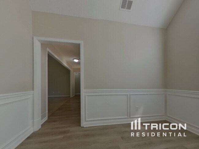Building Photo - 210 Shenandoah Dr