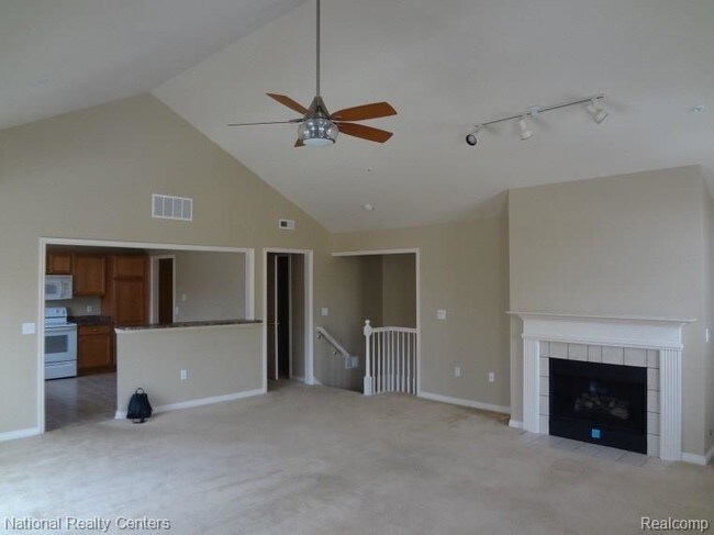 Foto del edificio - 28346 Carlton Way Dr