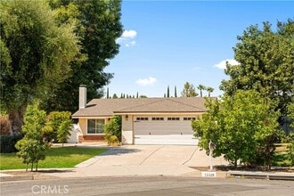 Building Photo - 15410 Elm Ln Building Photo - 15410 Elm Ln