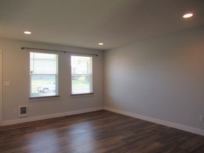 Foto del edificio - APPROVED APPLICATION-Light and bright 3 be...