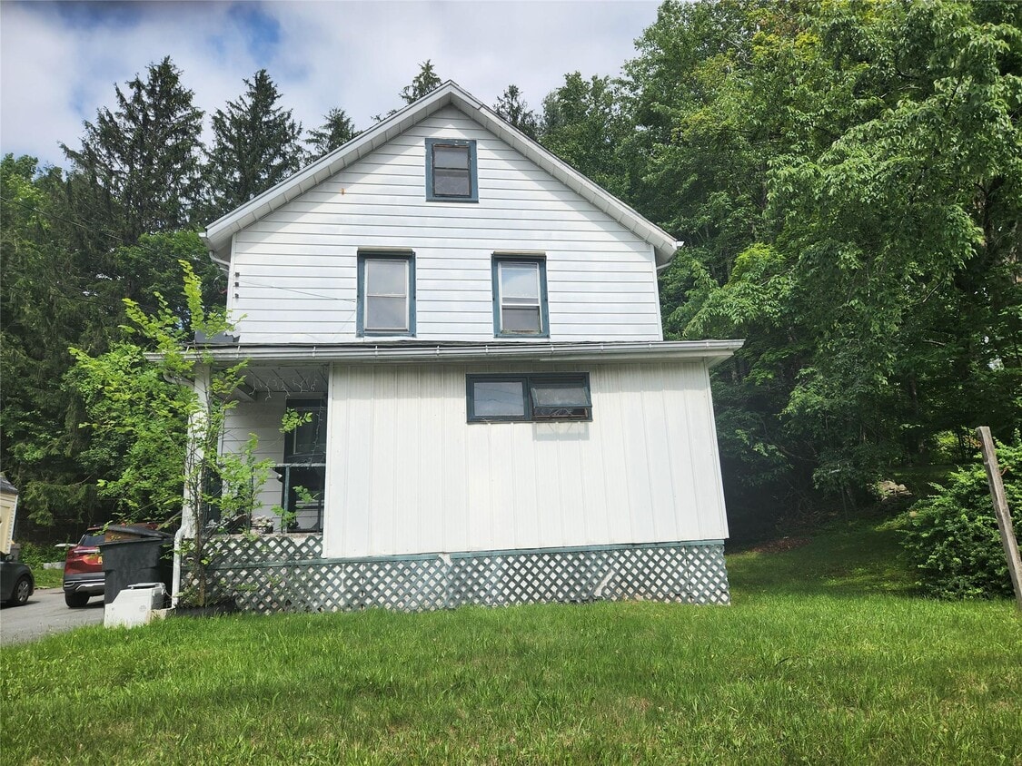 Primary Photo - 6202 NY-42