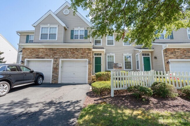 Foto del edificio - 802 Yarrow Cir