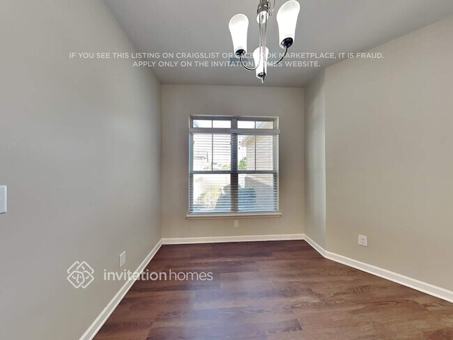 Foto del edificio - 1709 Misselthrush Ln
