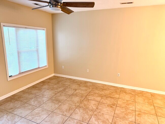 Building Photo - 100 Spring Creek Dr