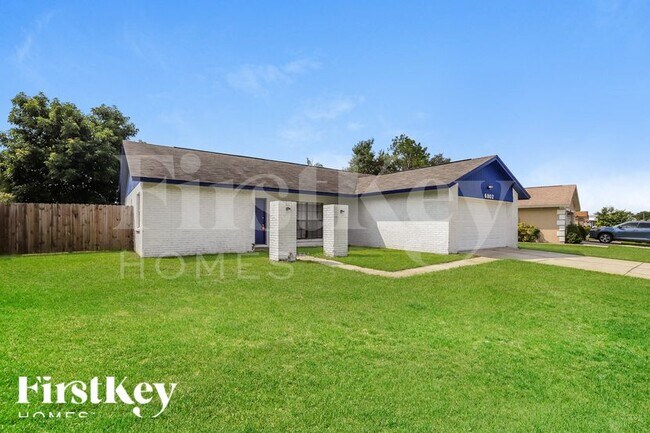 Foto del edificio - 6802 Rosemary Dr